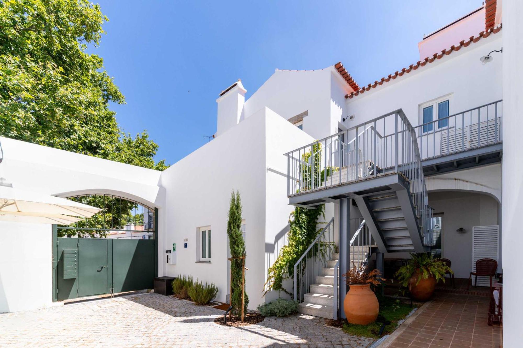 Limehome Evora Largo Dos Penedos Exterior foto
