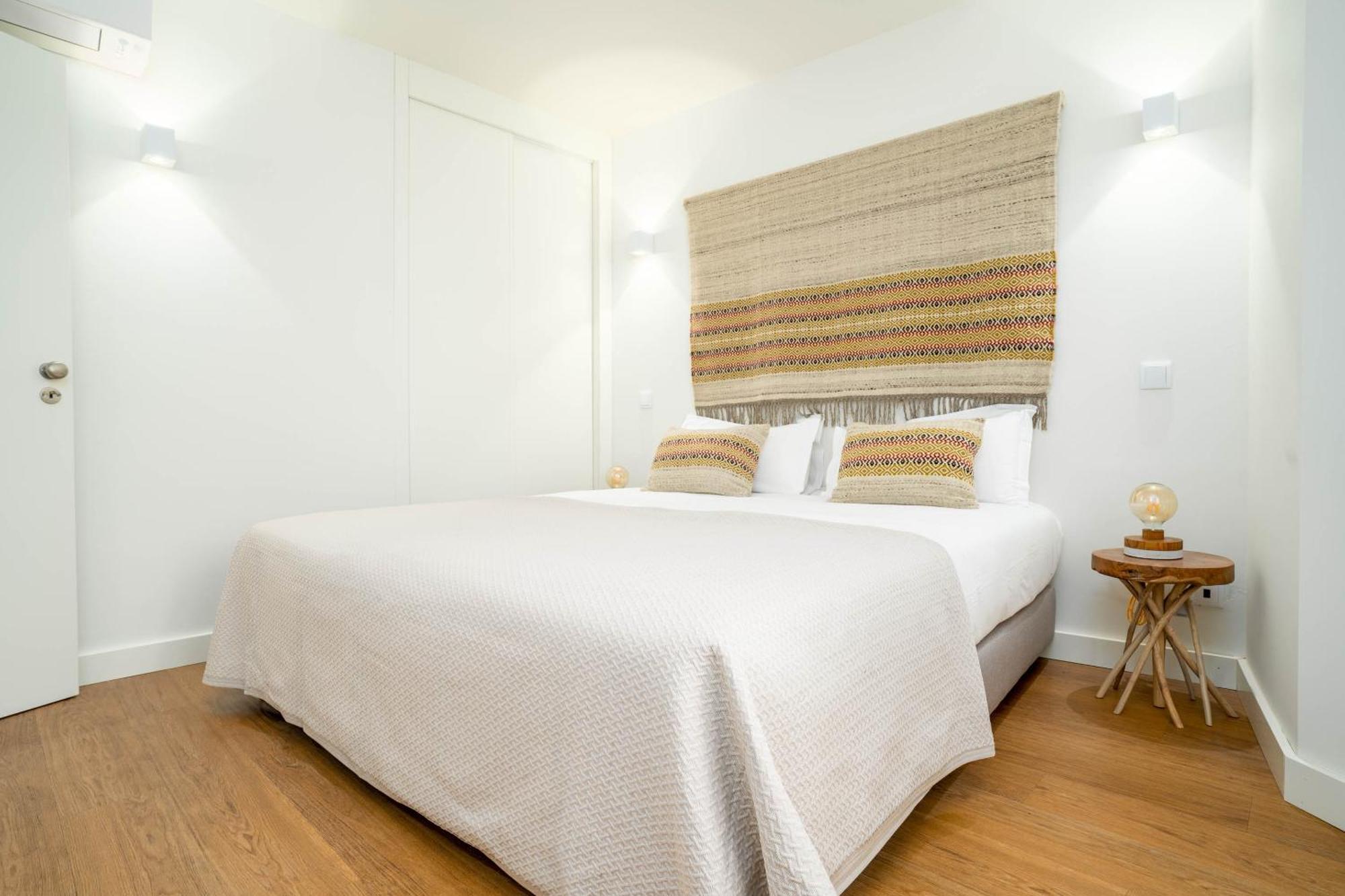 Limehome Evora Largo Dos Penedos Habitación foto