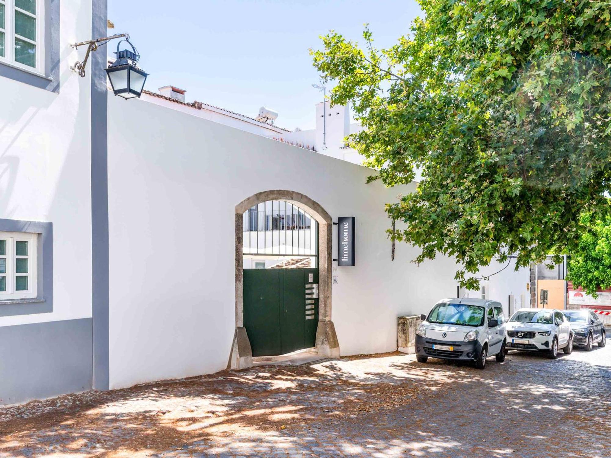 Limehome Evora Largo Dos Penedos Exterior foto